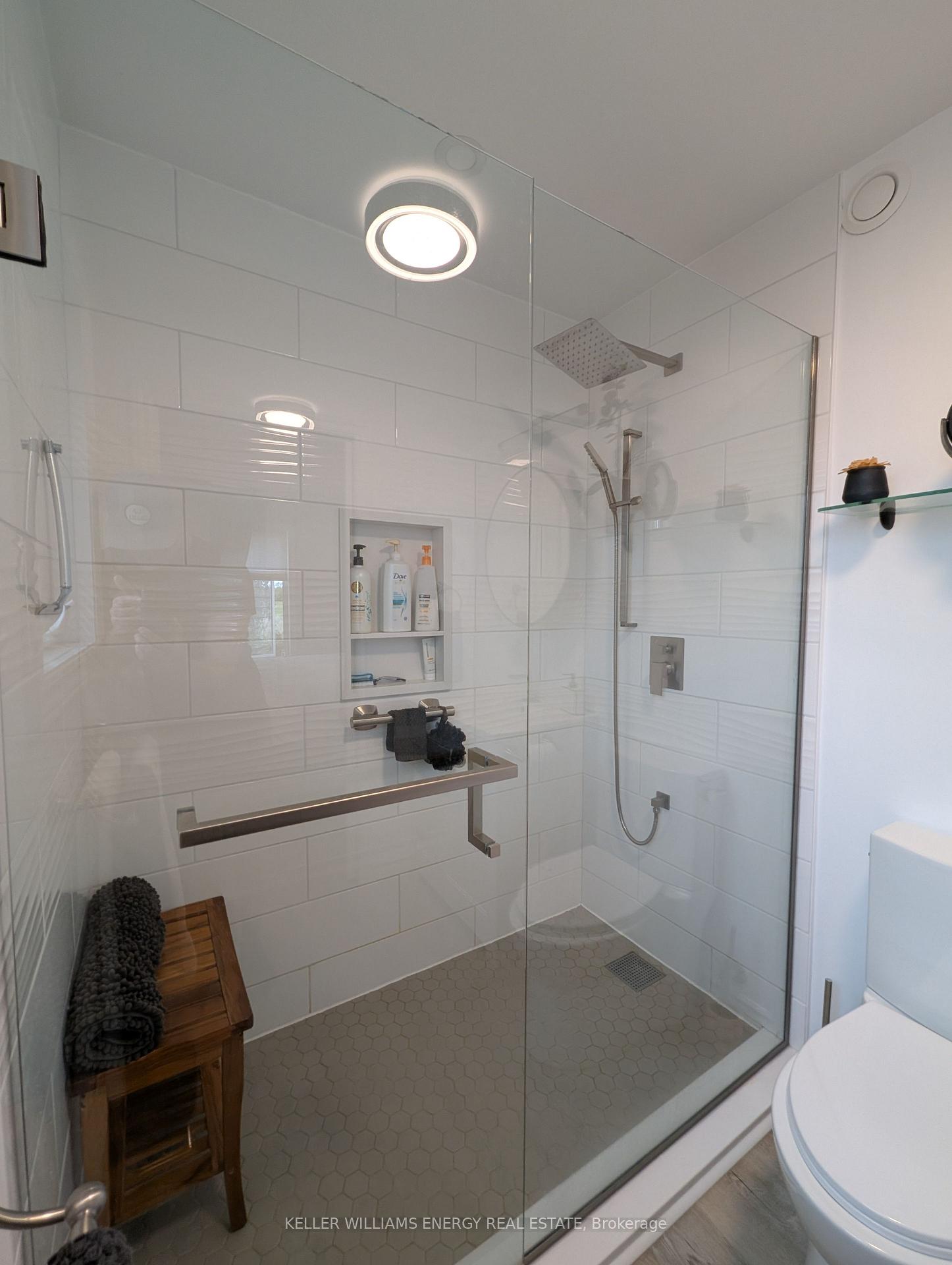 Photo 24 of 34 Mount Grove Crescent, Prince Edward County, Hallowell Ward — HOMEH