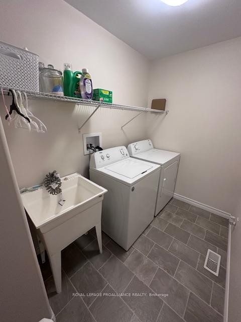 Photo 1 of 13 Ledgerock Court, Quinte West, Sidney Ward — HOMEH