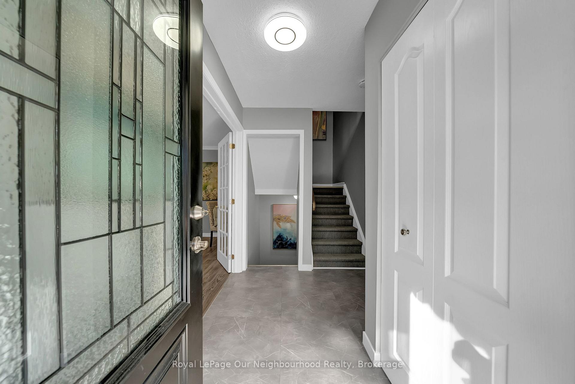 Photo 5 of 1307 Fenelon Crescent, Oshawa, Stevenson — HOMEH