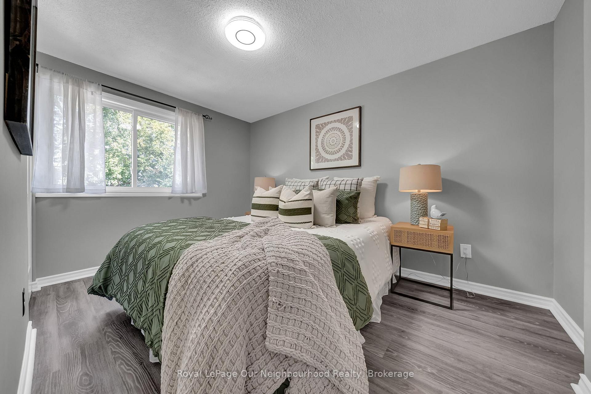 Photo 14 of 1307 Fenelon Crescent, Oshawa, Stevenson — HOMEH