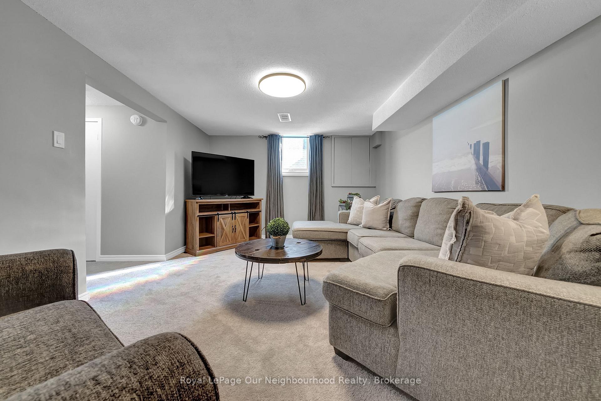 Photo 19 of 1307 Fenelon Crescent, Oshawa, Stevenson — HOMEH