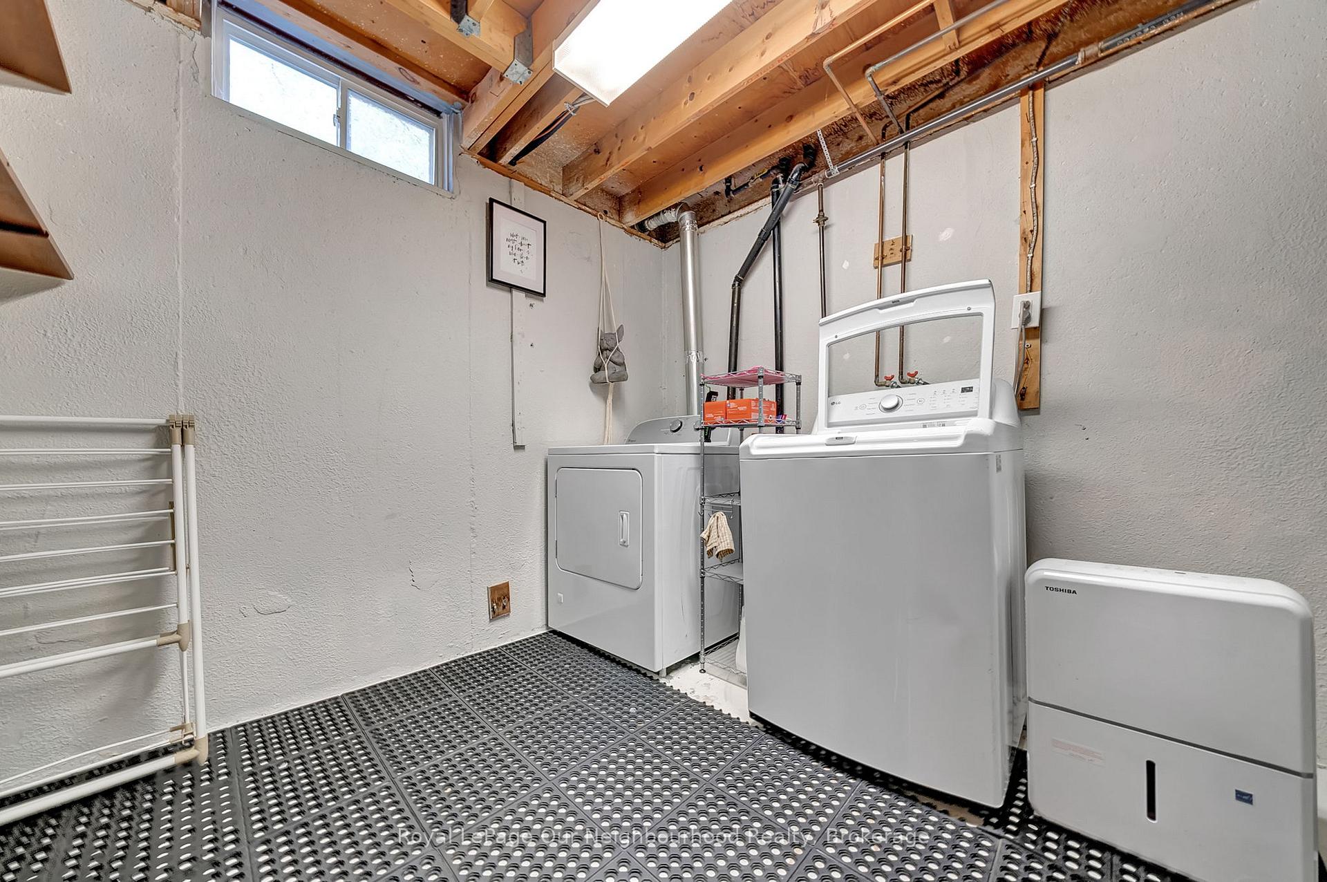 Photo 23 of 1307 Fenelon Crescent, Oshawa, Stevenson — HOMEH