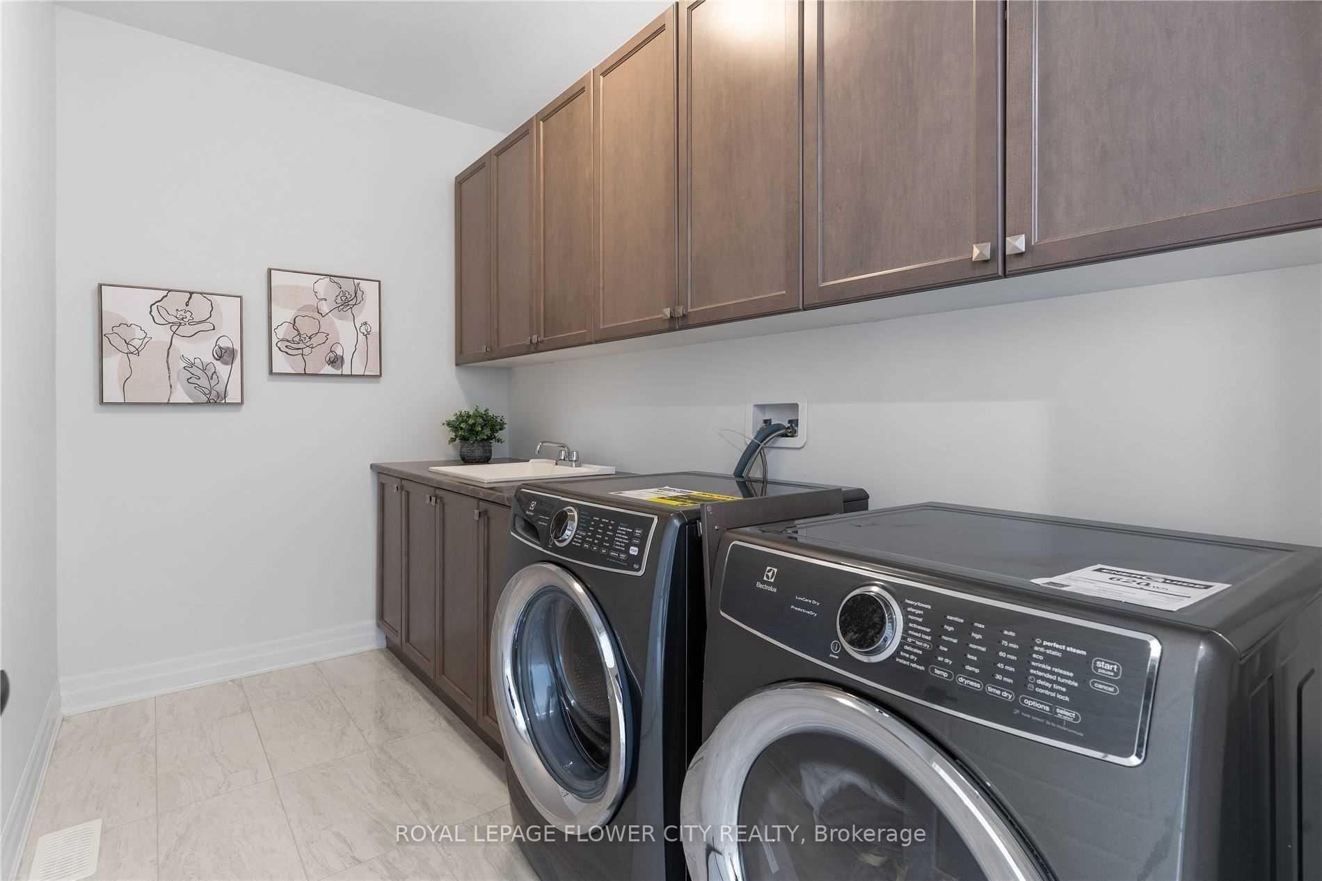 Photo 29 of 1514 Tamarack Point, Milton, Cobban — HOMEH