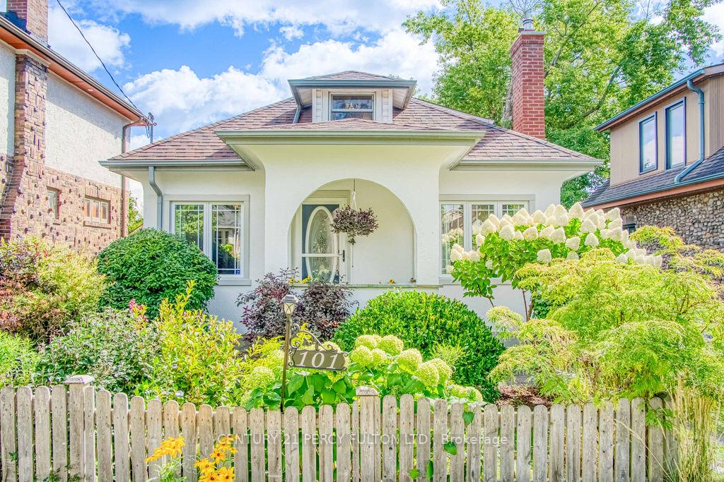 Photo 3 of 101 Roxborough Avenue, Oshawa, O'Neill — HOMEH