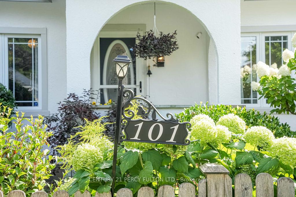 Photo 4 of 101 Roxborough Avenue, Oshawa, O'Neill — HOMEH