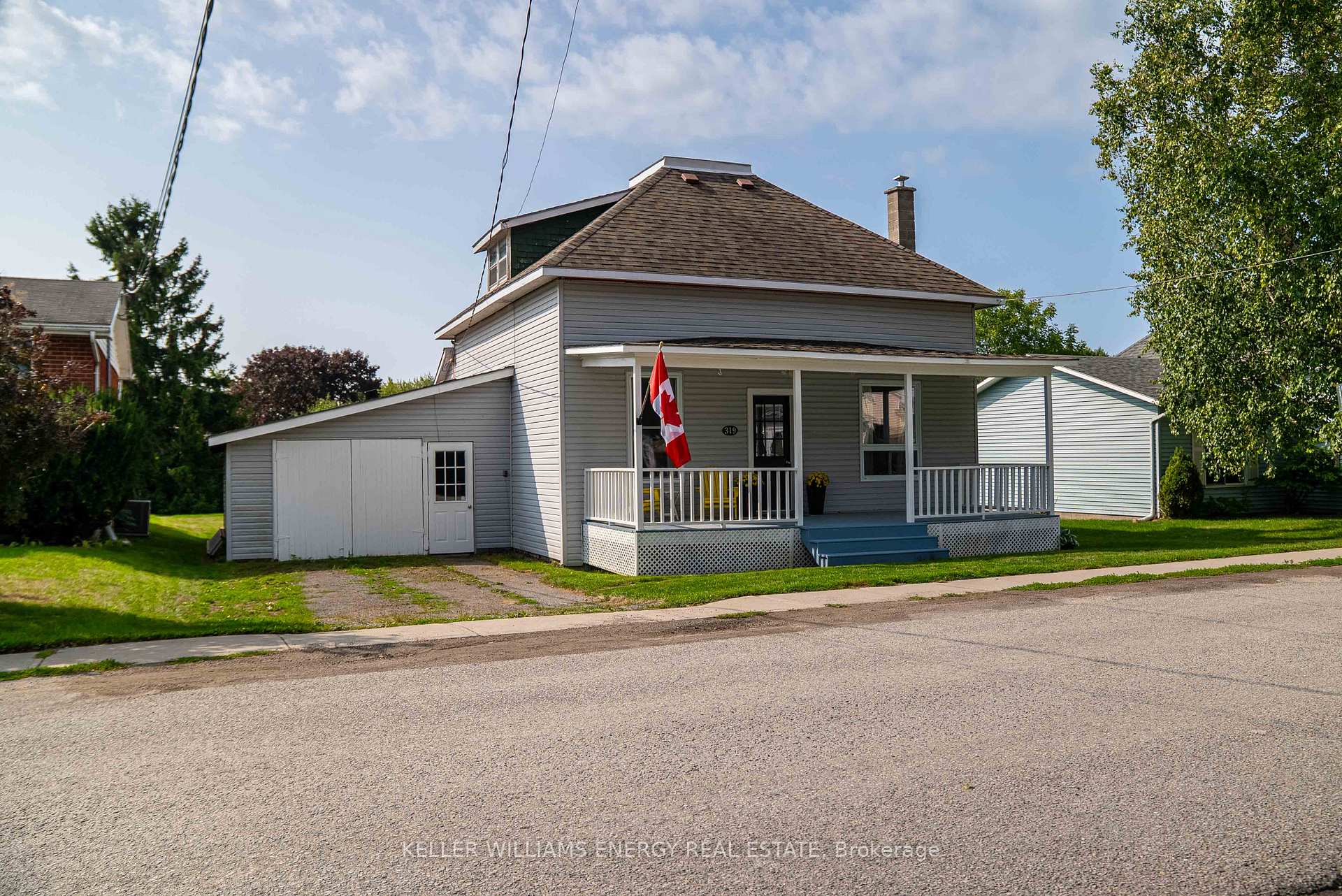 Photo 2 of 319 Second Avenue, Prince Edward County, Wellington Ward — HOMEH