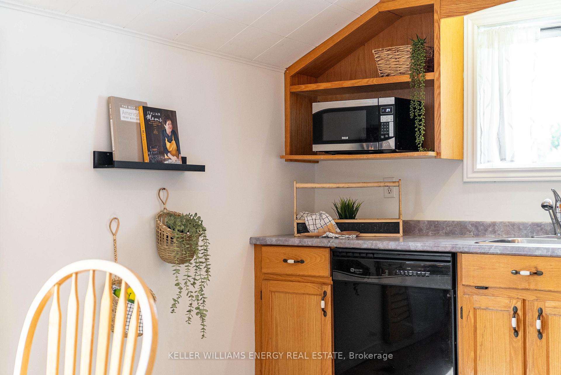 Photo 14 of 319 Second Avenue, Prince Edward County, Wellington Ward — HOMEH