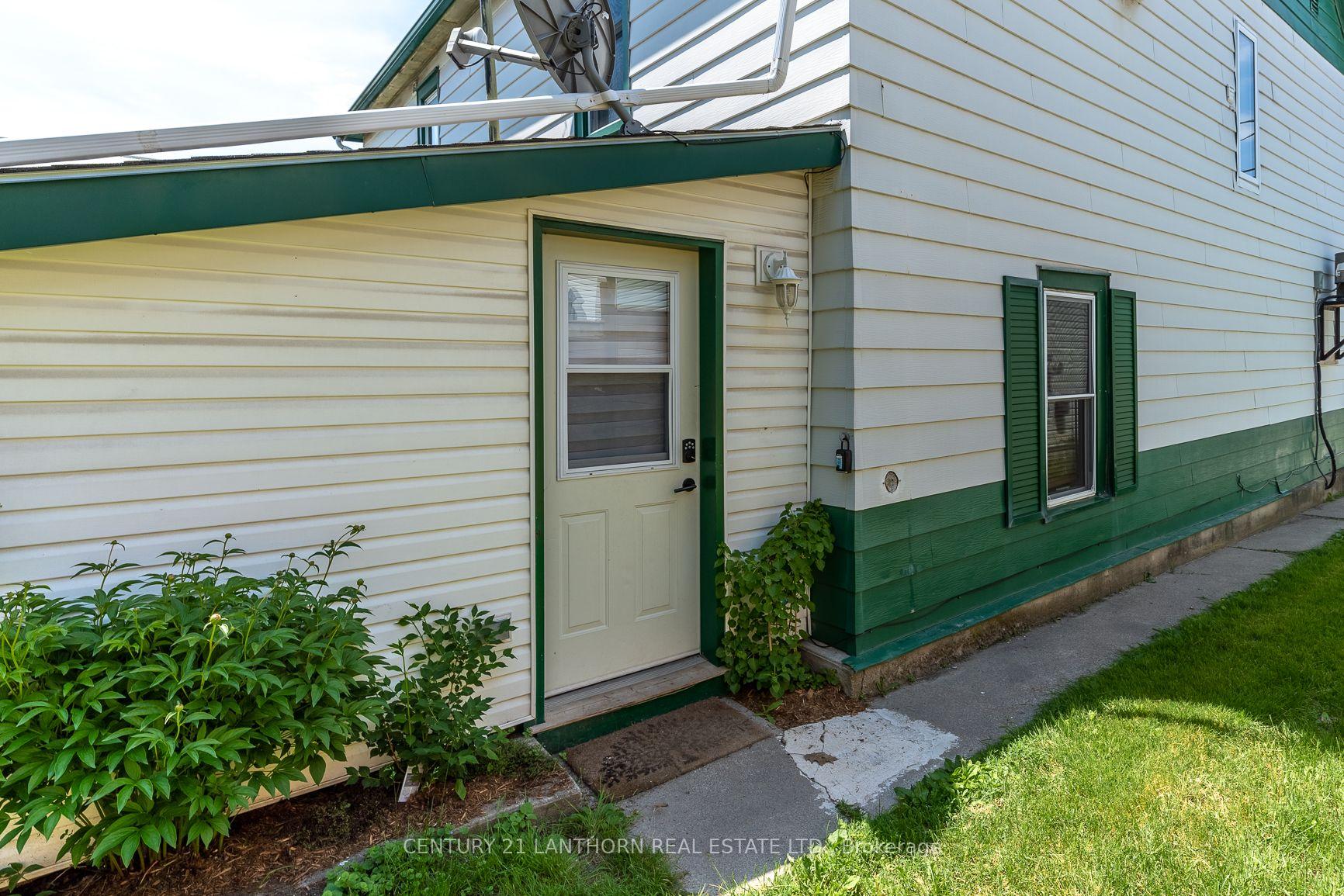Photo 3 of 60 Main Street, Prince Edward County, Picton Ward — HOMEH