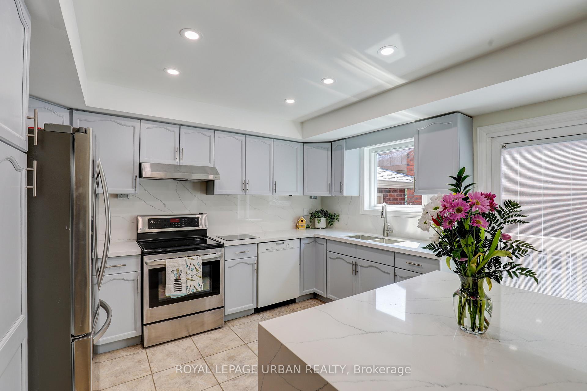 Photo 11 of 1023 Mountcastle Crescent, Pickering, Liverpool — HOMEH