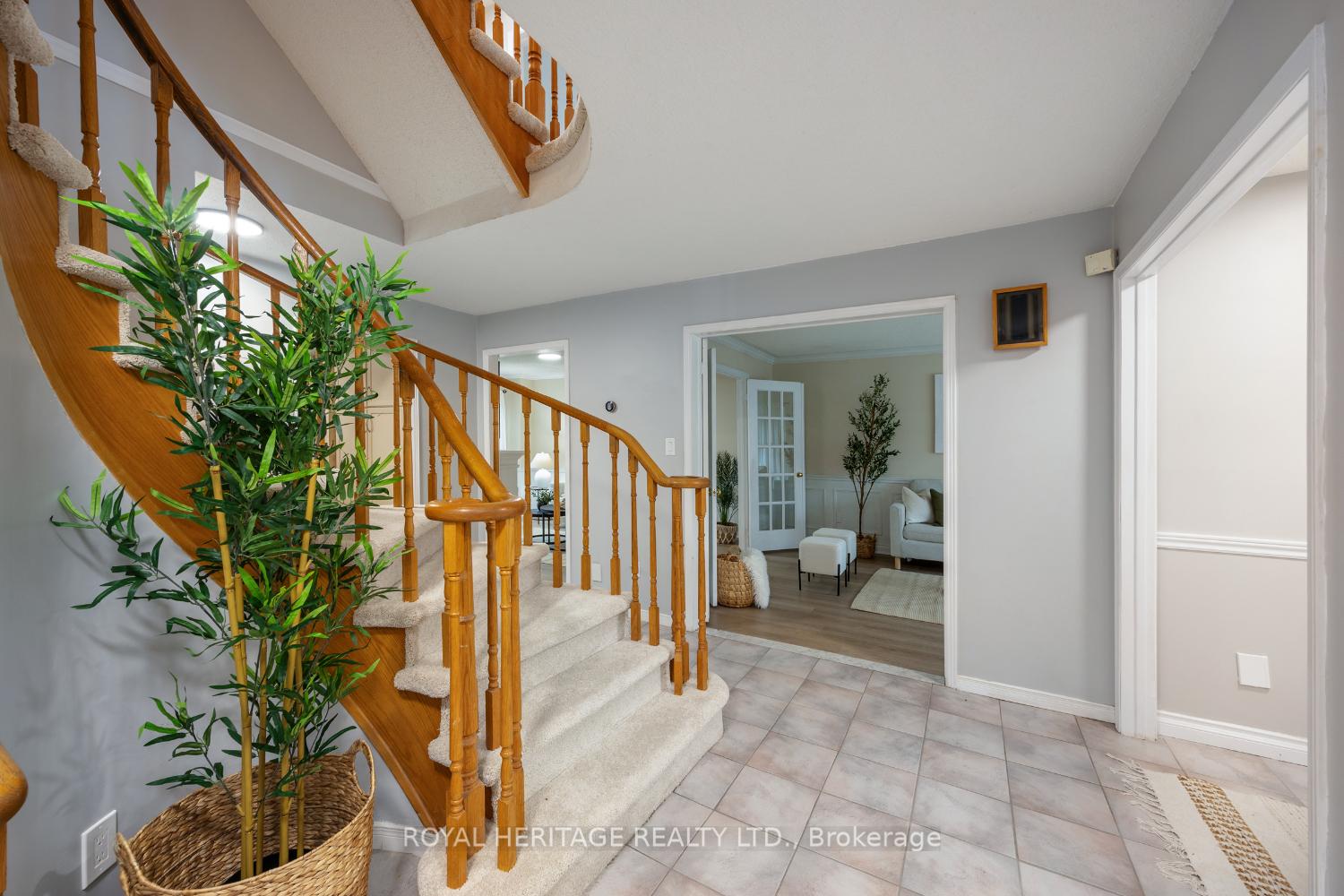 Photo 4 of 1534 Silver Spruce Drive N, Pickering, Liverpool — HOMEH