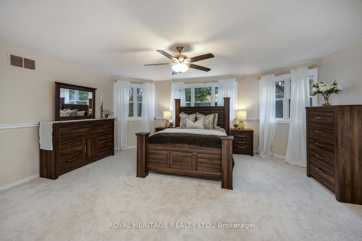 Photo 12 of 1534 Silver Spruce Drive N, Pickering, Liverpool — HOMEH