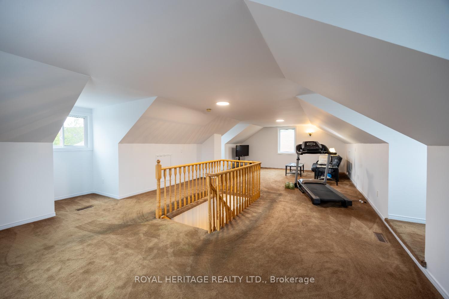 Photo 22 of 1534 Silver Spruce Drive N, Pickering, Liverpool — HOMEH
