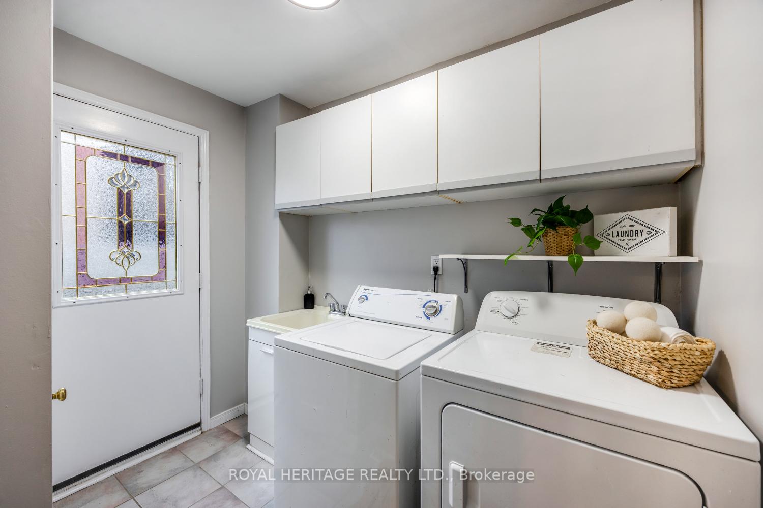 Photo 23 of 1534 Silver Spruce Drive N, Pickering, Liverpool — HOMEH