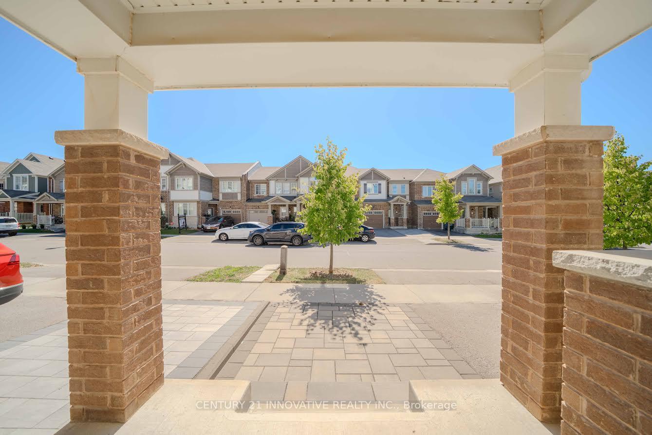Photo 3 of 1018 Dragonfly Avenue, Pickering, Rural Pickering — HOMEH