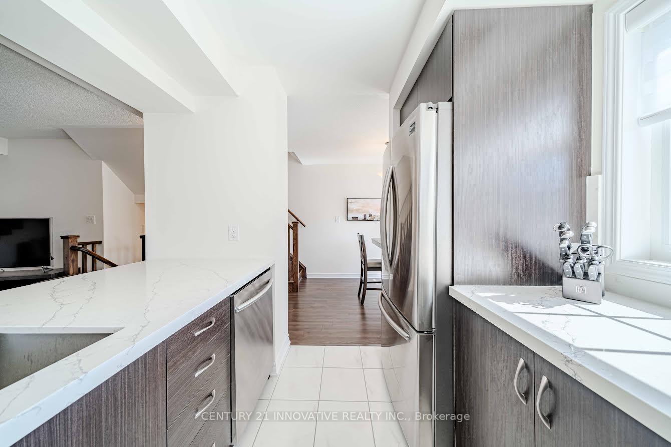 Photo 9 of 1018 Dragonfly Avenue, Pickering, Rural Pickering — HOMEH