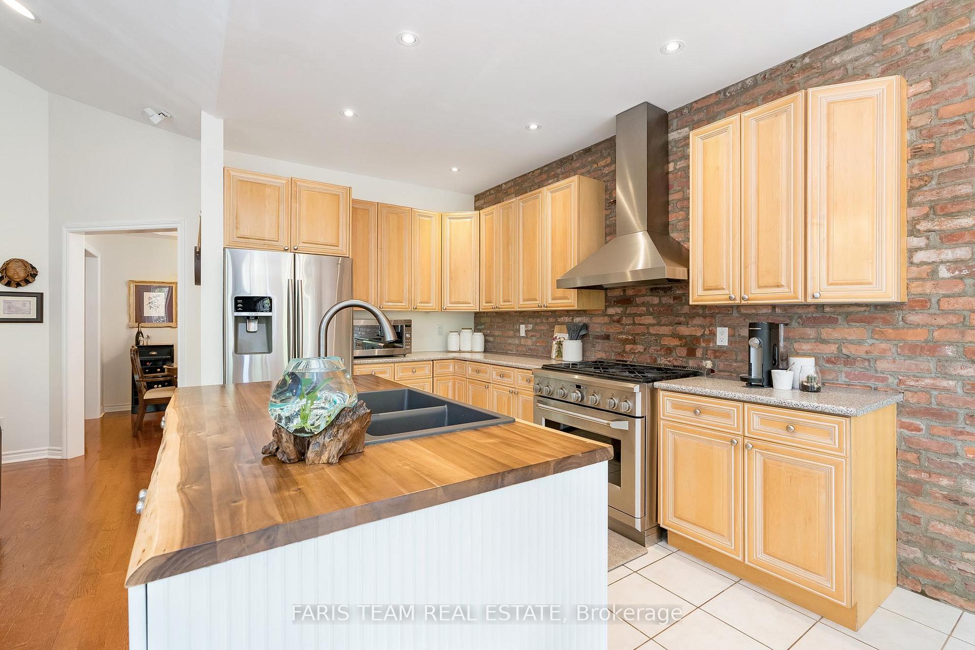 Photo 3 of 1862 Falconwood Way, Pickering, Dunbarton — HOMEH