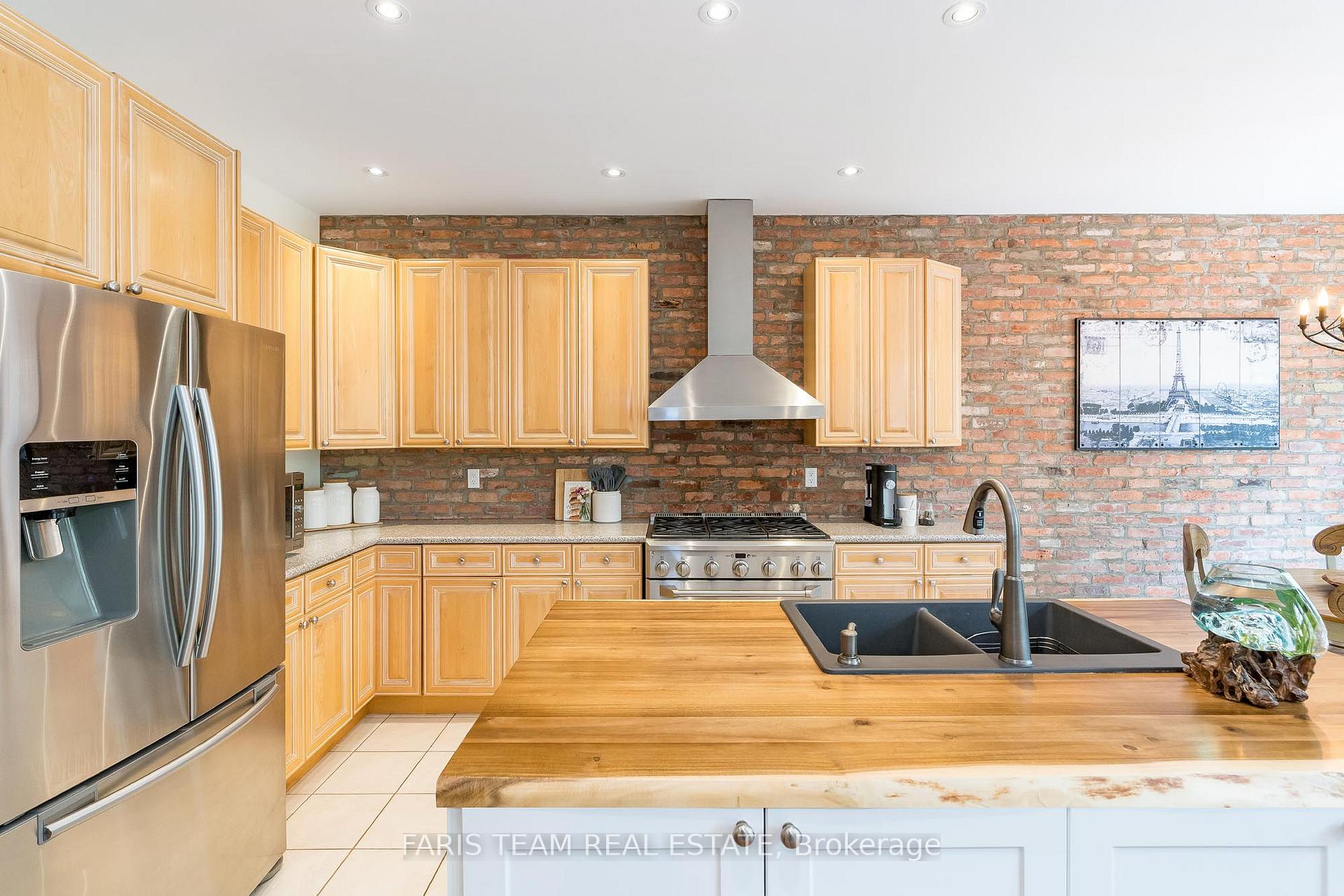 Photo 4 of 1862 Falconwood Way, Pickering, Dunbarton — HOMEH