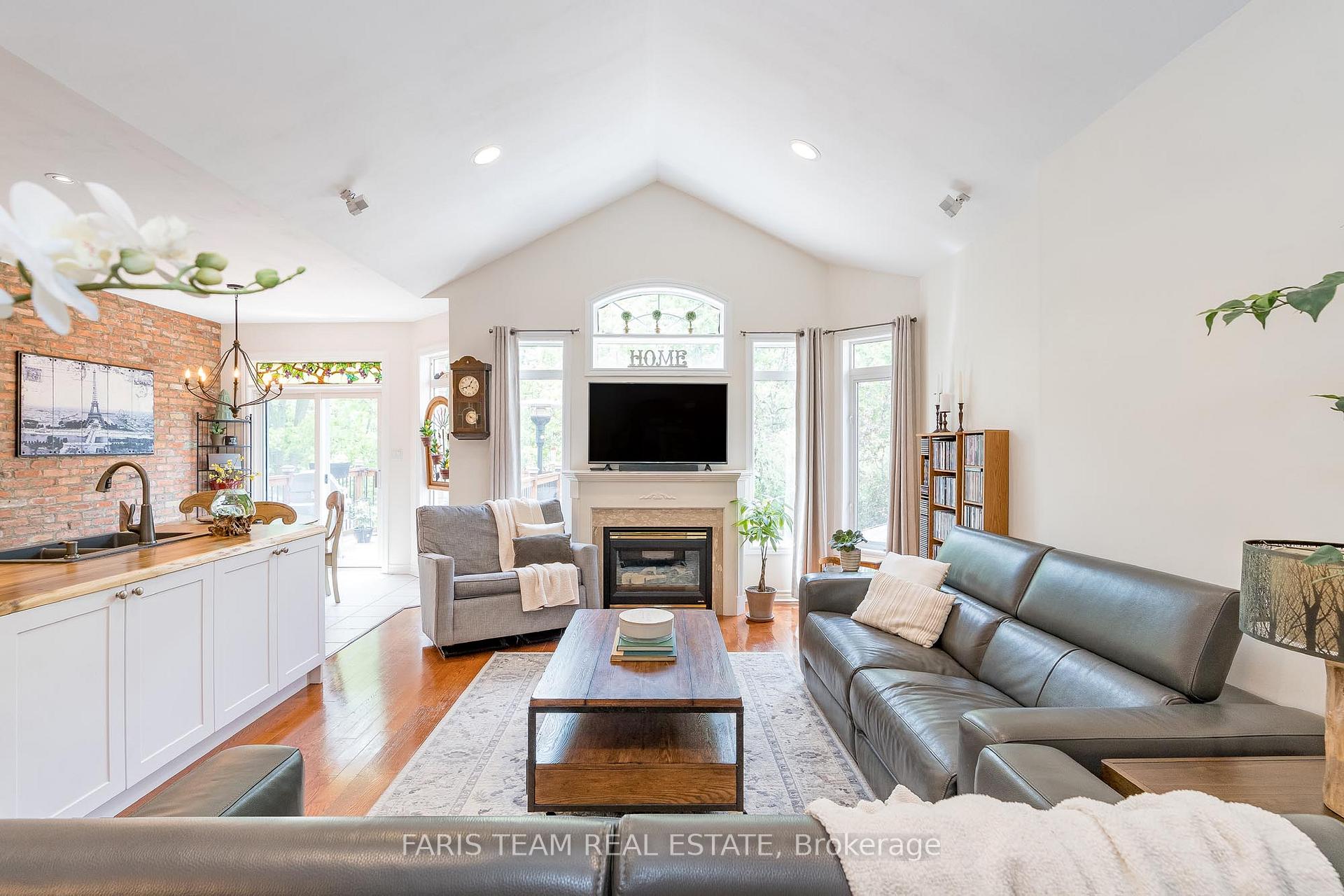 Photo 12 of 1862 Falconwood Way, Pickering, Dunbarton — HOMEH