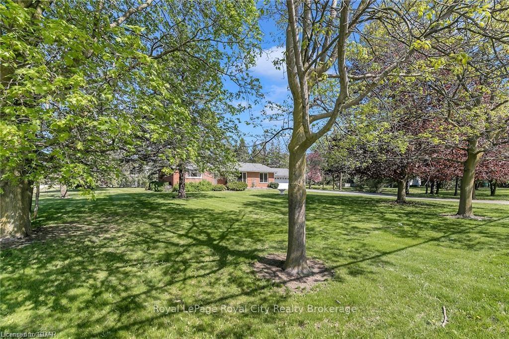 Photo 3 of 462 Arkell Road, Puslinch, Rural Puslinch East — HOMEH