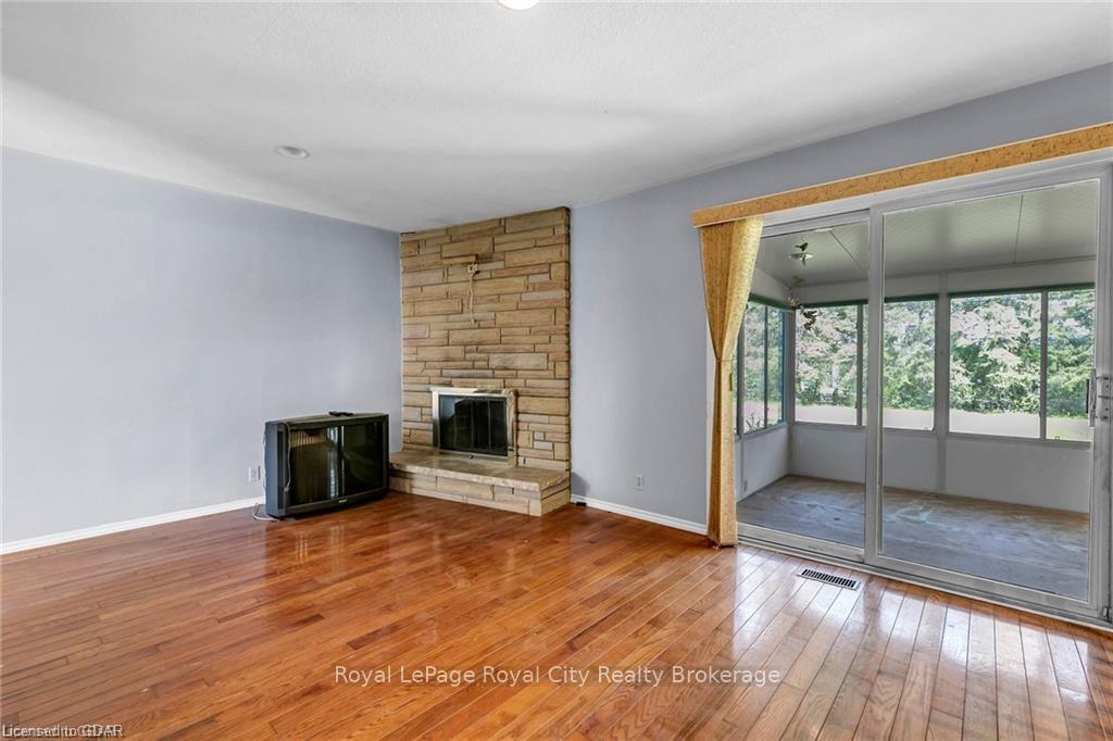 Photo 11 of 462 Arkell Road, Puslinch, Rural Puslinch East — HOMEH