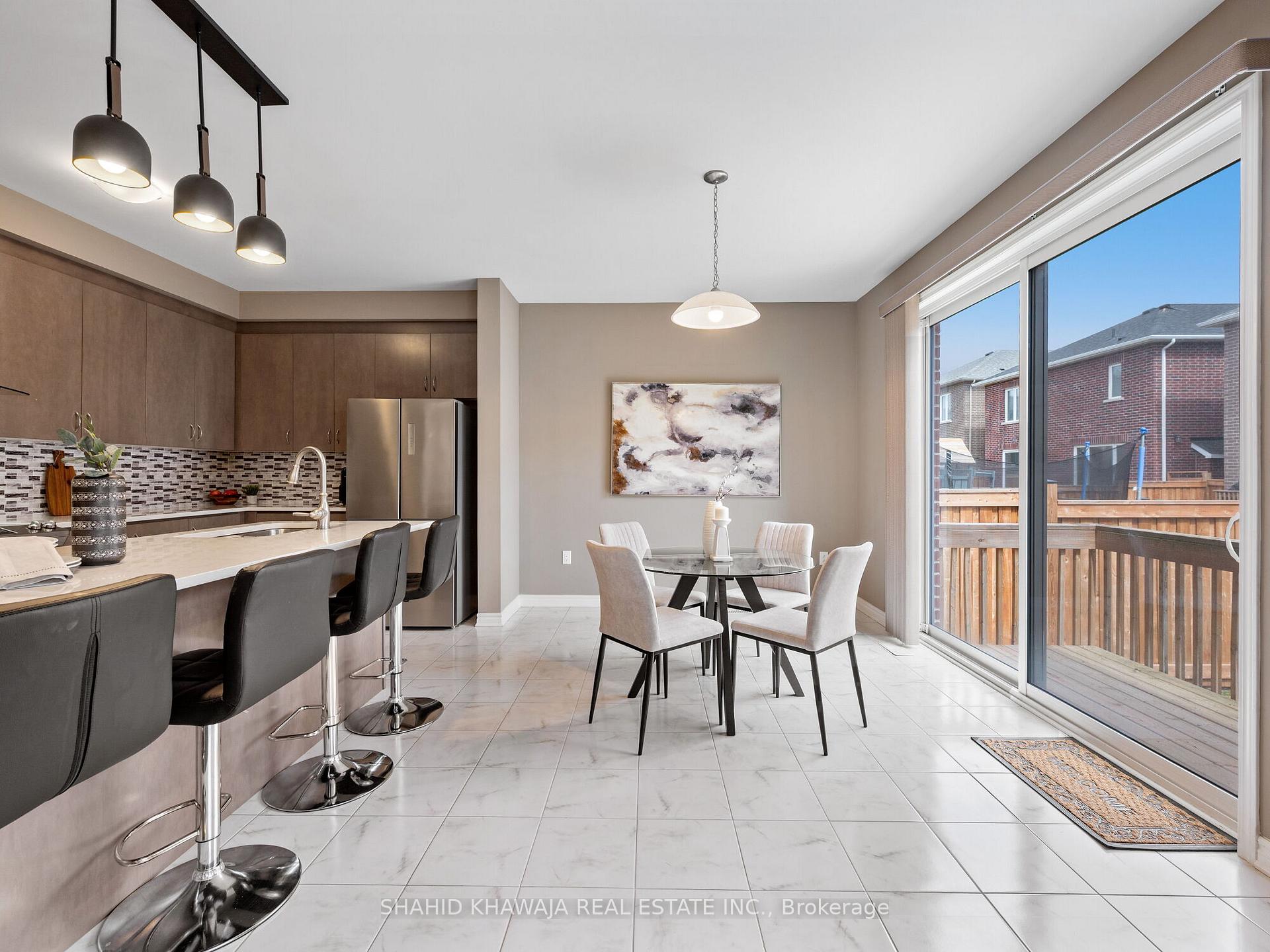 Photo 12 of 1411 Buckthorn Gardens, Milton, Cobban — HOMEH
