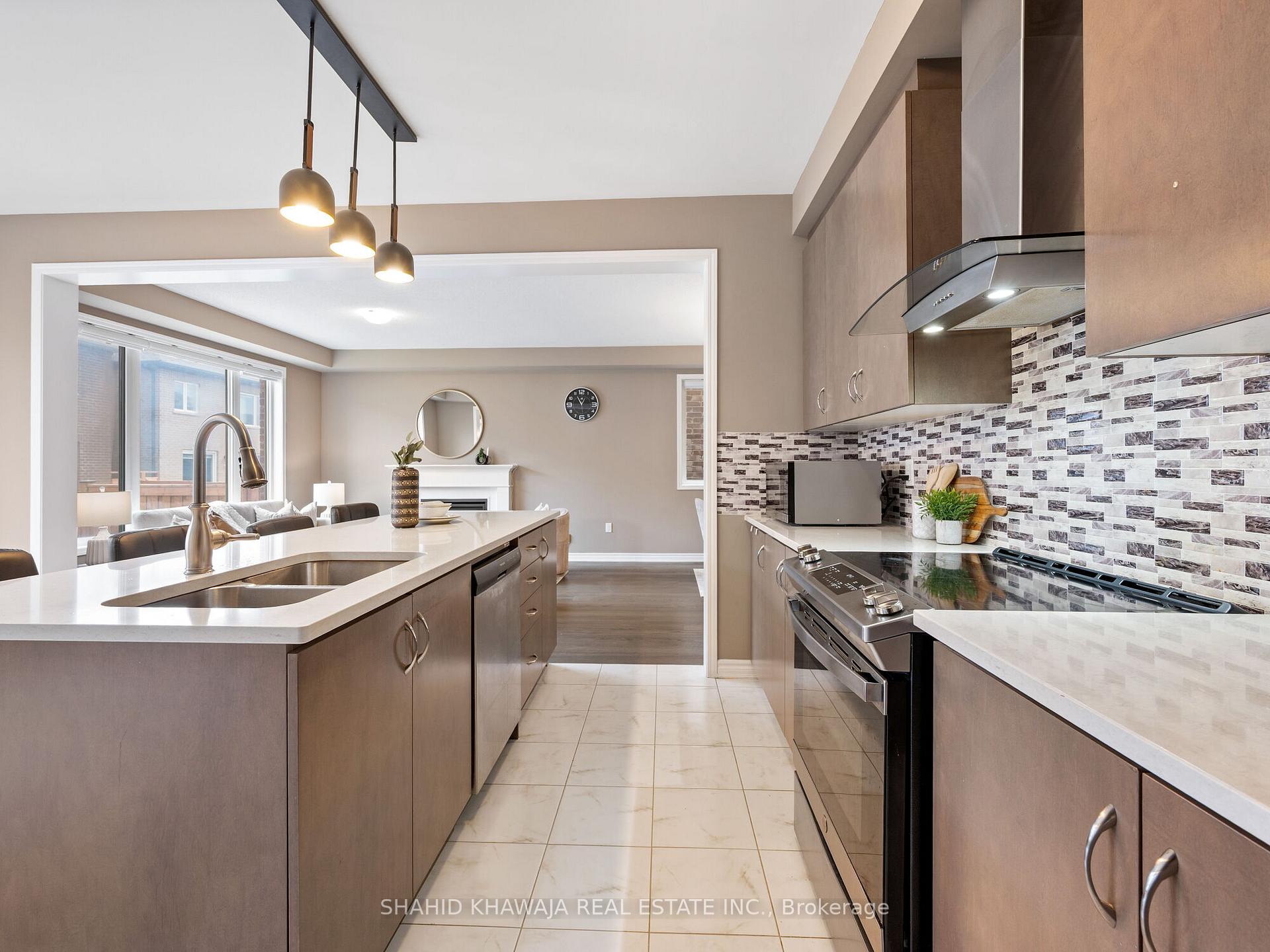Photo 17 of 1411 Buckthorn Gardens, Milton, Cobban — HOMEH