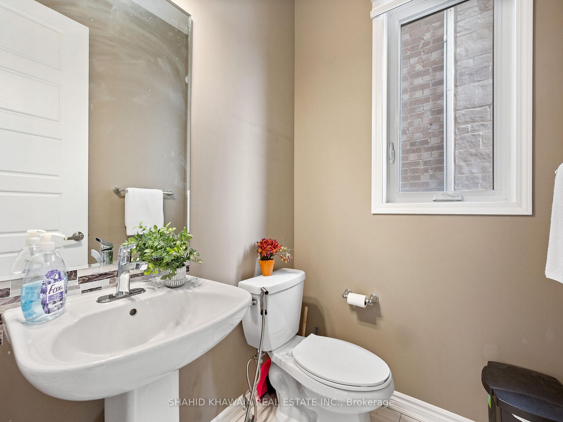 Photo 19 of 1411 Buckthorn Gardens, Milton, Cobban — HOMEH