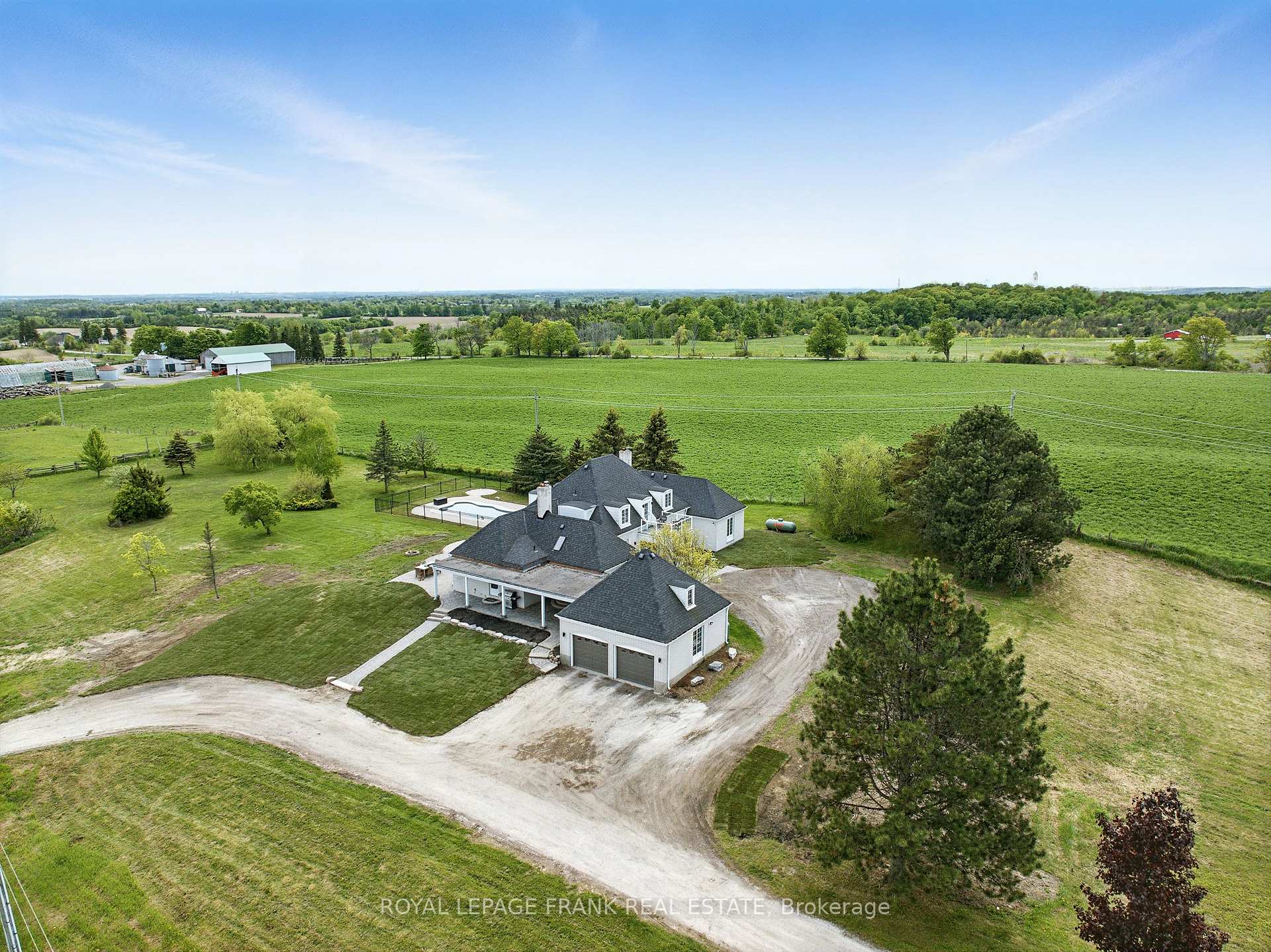 Photo 3 of 815 Coates Road W, Oshawa, Rural Oshawa — HOMEH