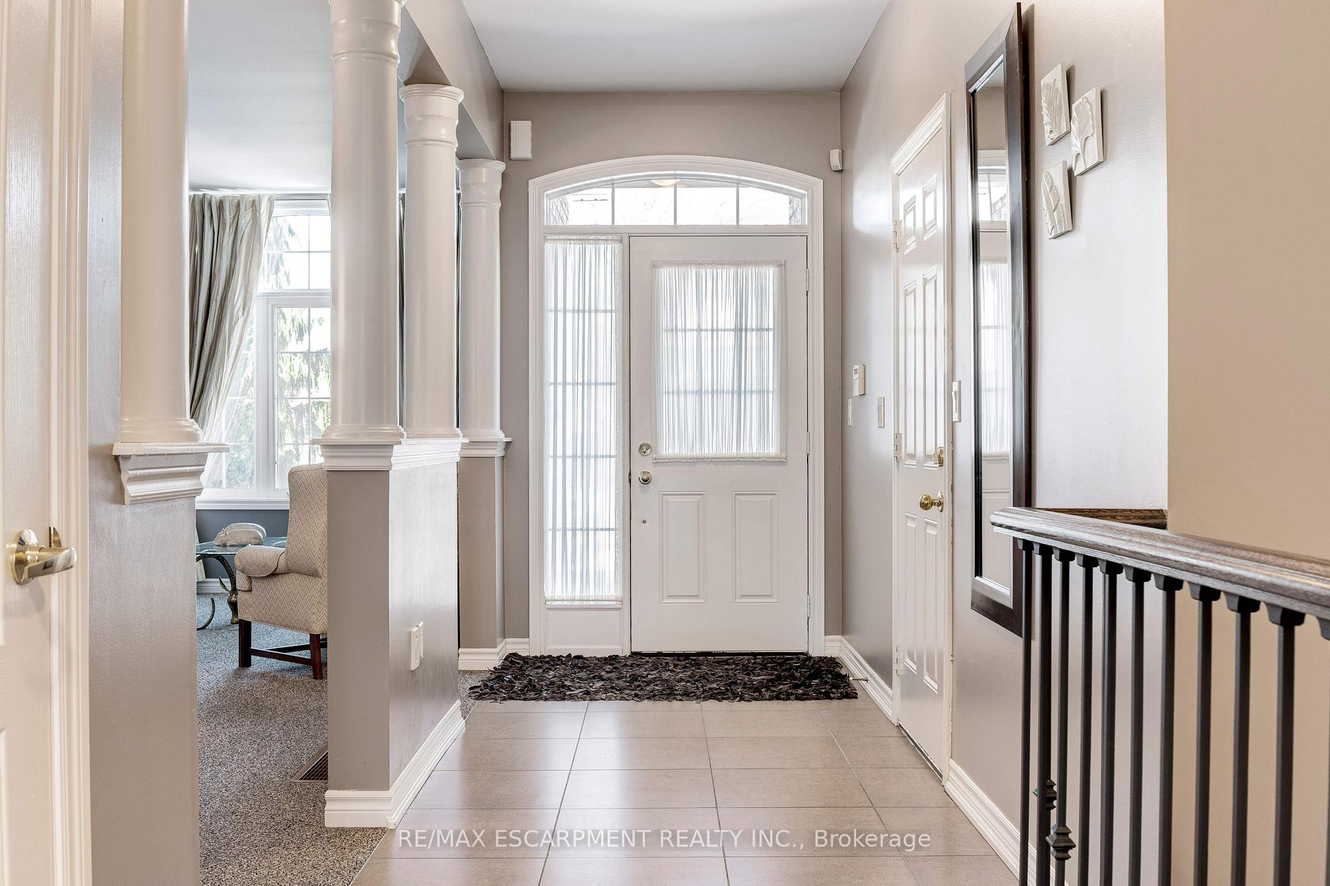 Photo 2 of 216 Cathcart Crescent, Milton, Willmott — HOMEH