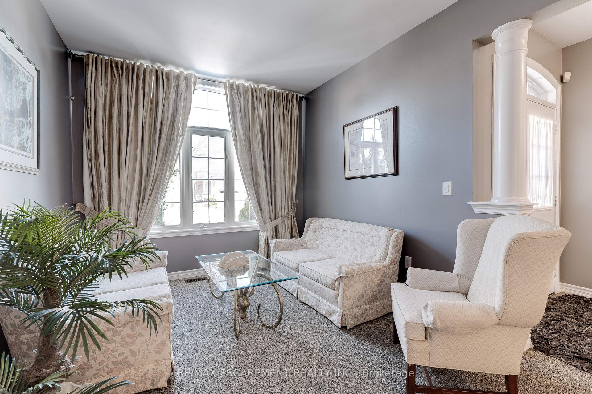 Photo 5 of 216 Cathcart Crescent, Milton, Willmott — HOMEH