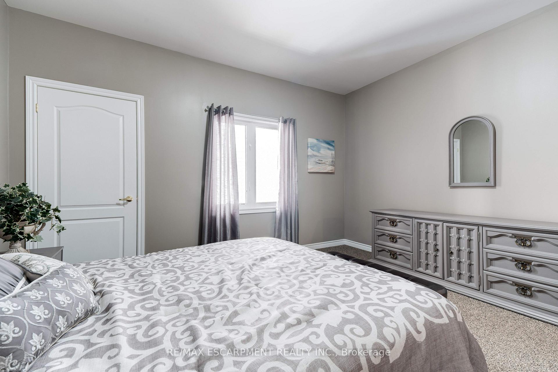 Photo 22 of 216 Cathcart Crescent, Milton, Willmott — HOMEH