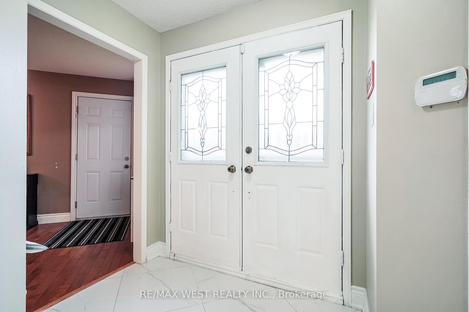 Photo 5 of 760 Aspen Road, Pickering, Amberlea — HOMEH