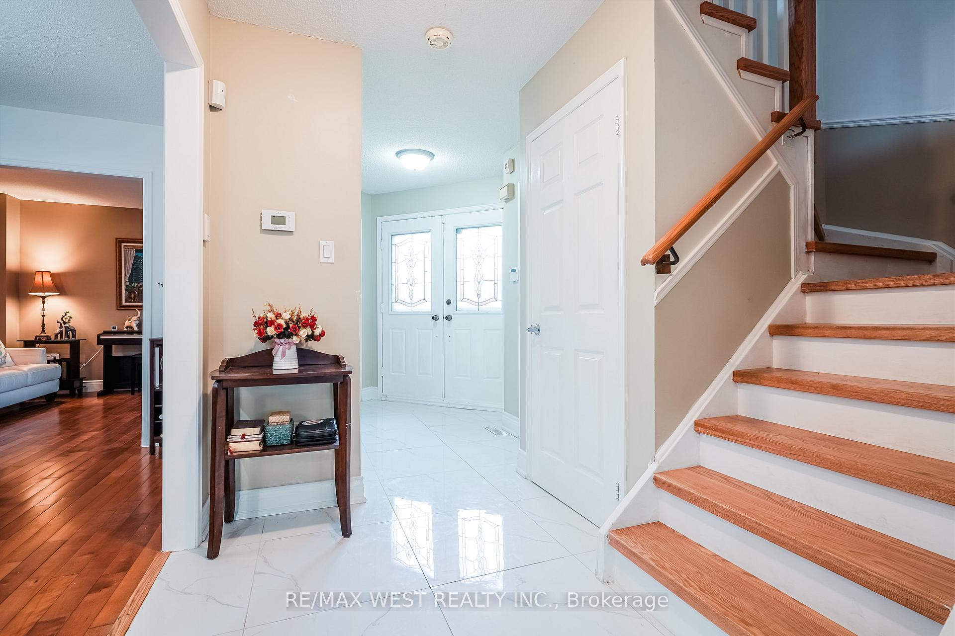 Photo 6 of 760 Aspen Road, Pickering, Amberlea — HOMEH