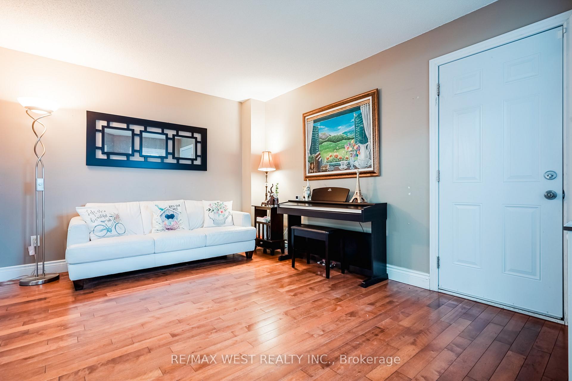 Photo 9 of 760 Aspen Road, Pickering, Amberlea — HOMEH