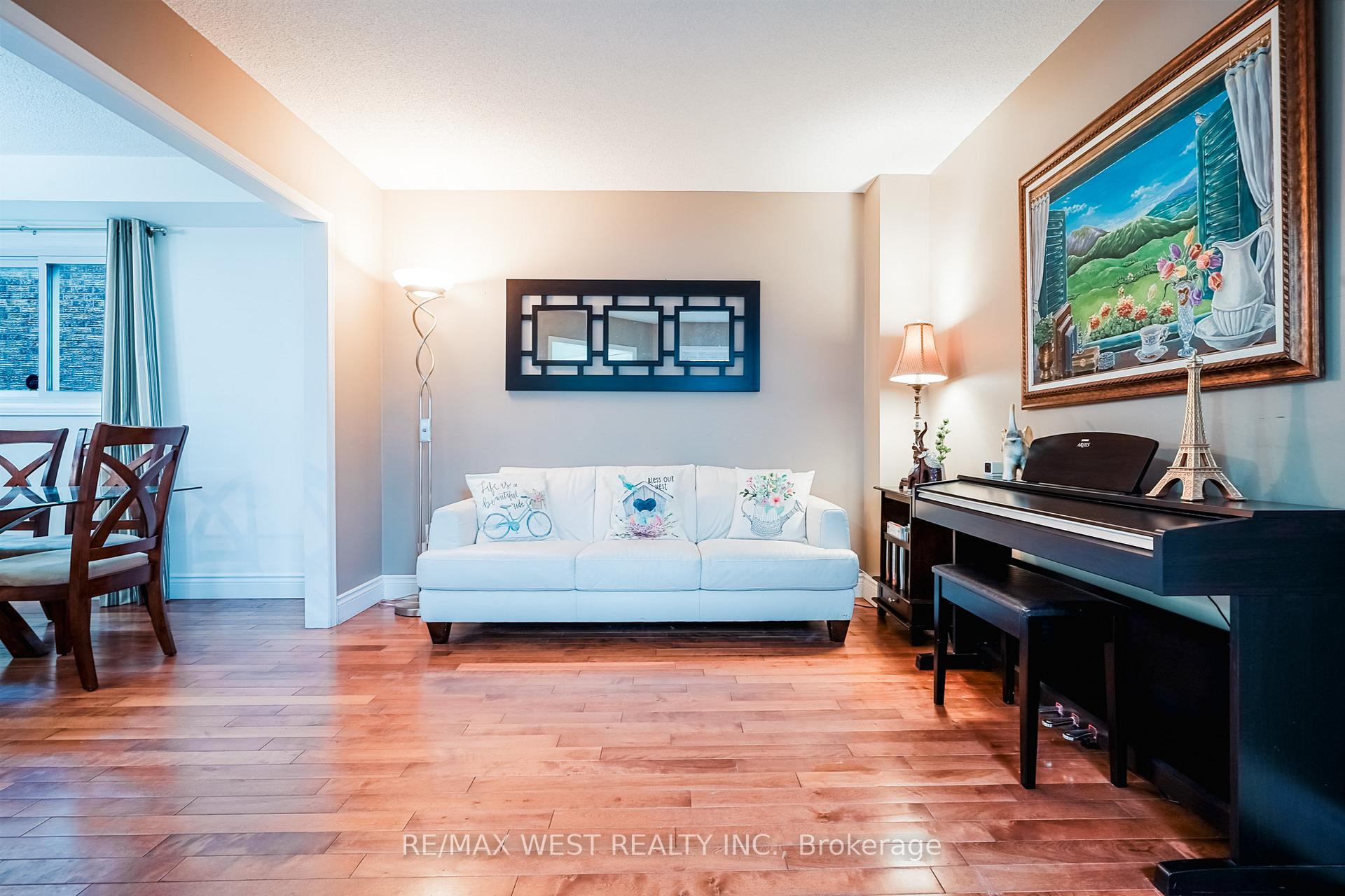 Photo 10 of 760 Aspen Road, Pickering, Amberlea — HOMEH