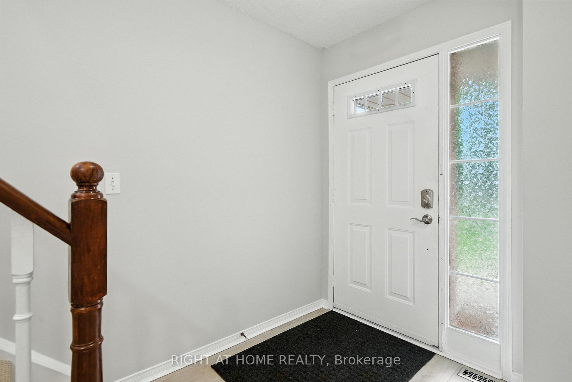 Photo 4 of 524 Hartgrove Lane, Oshawa, Eastdale — HOMEH