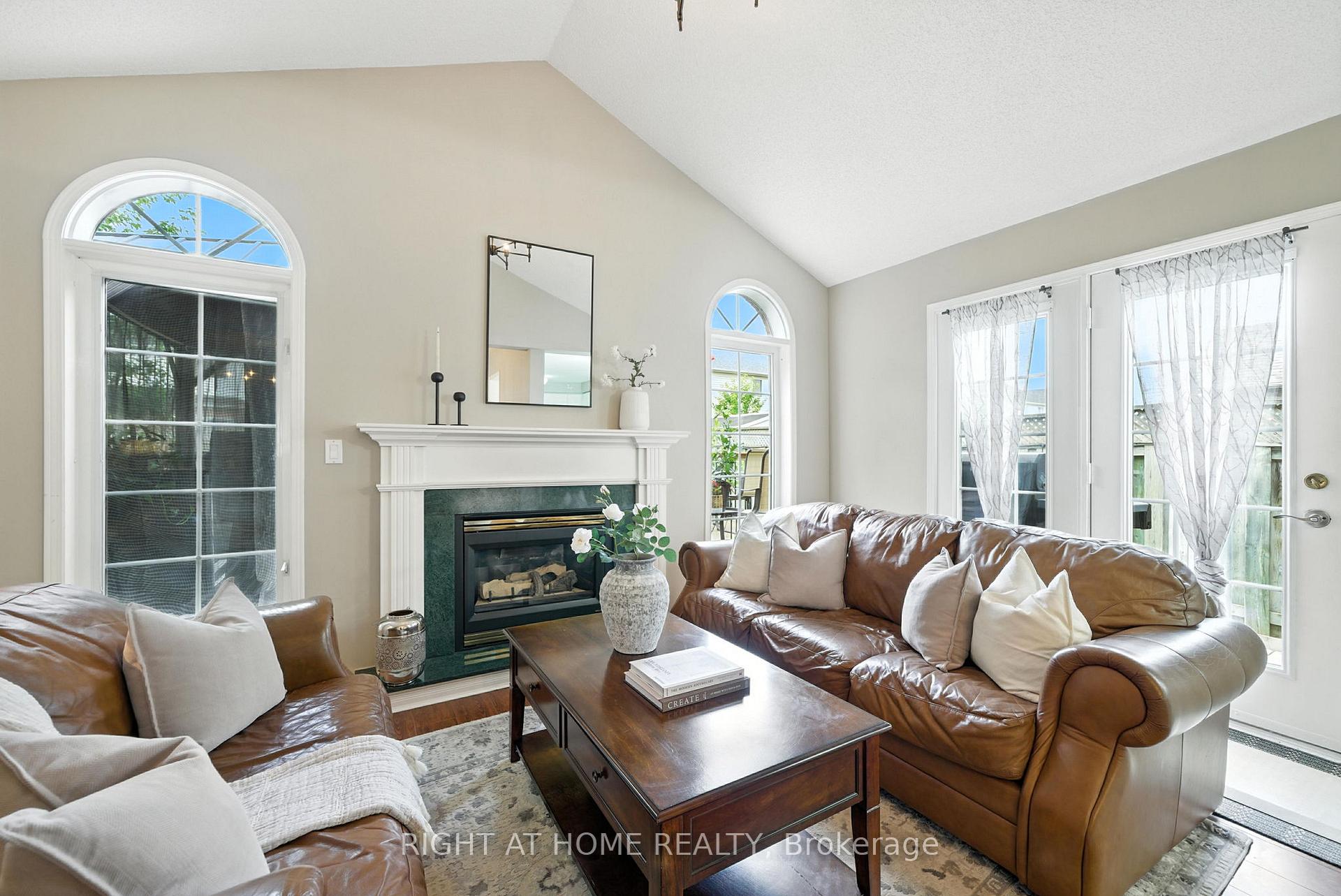 Photo 14 of 524 Hartgrove Lane, Oshawa, Eastdale — HOMEH