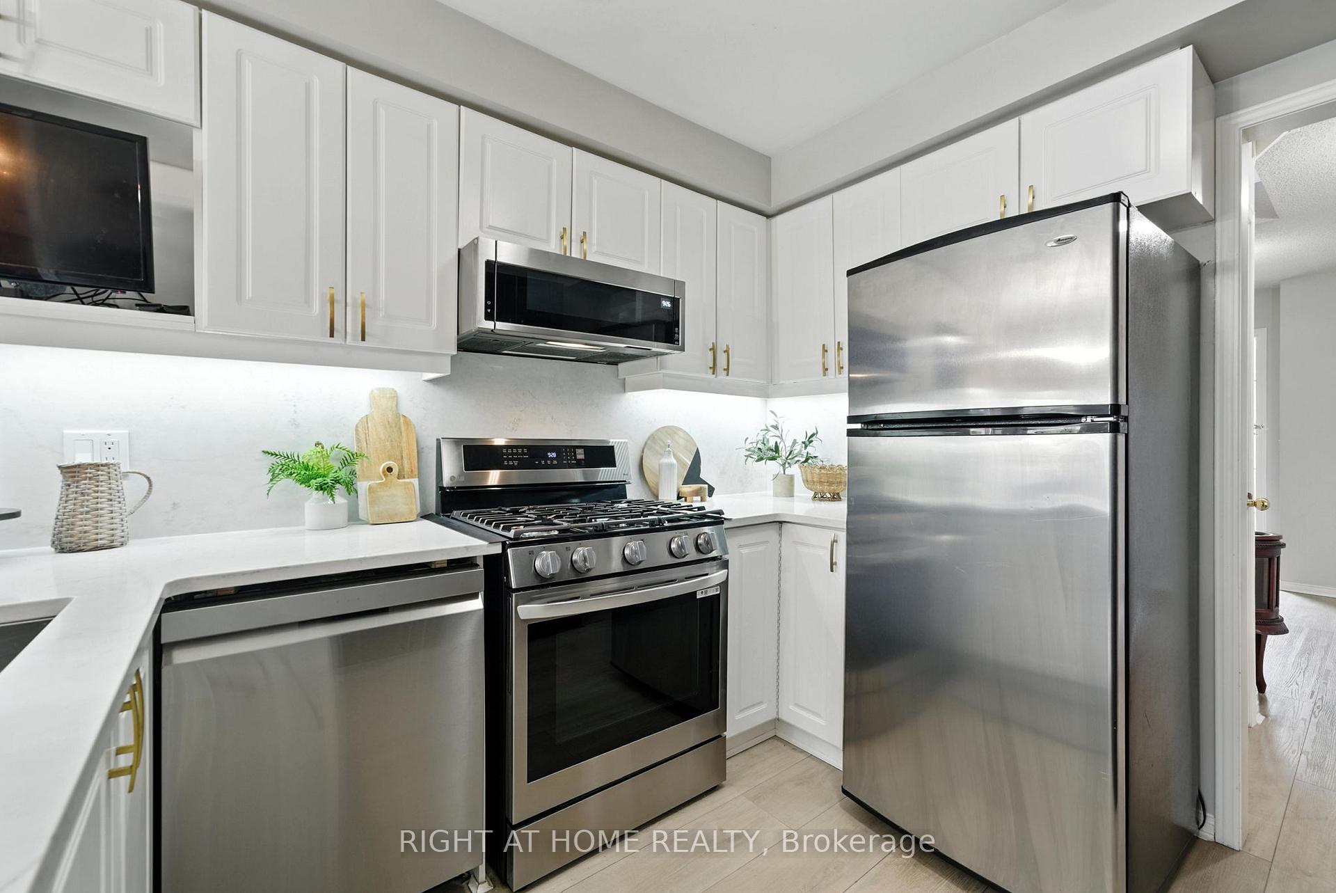 Photo 18 of 524 Hartgrove Lane, Oshawa, Eastdale — HOMEH