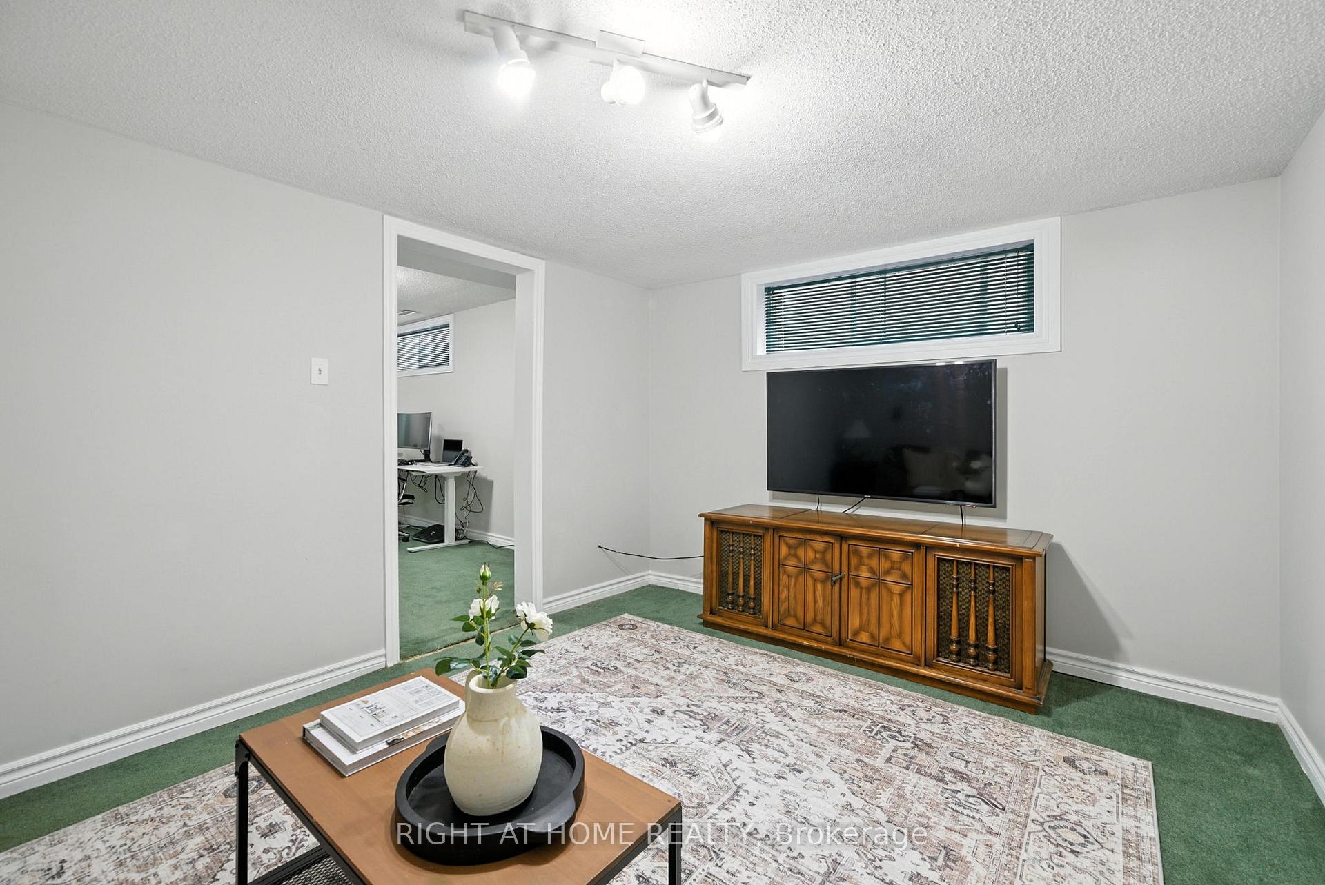 Photo 34 of 524 Hartgrove Lane, Oshawa, Eastdale — HOMEH