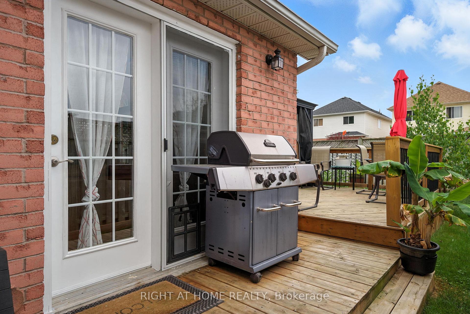 Photo 35 of 524 Hartgrove Lane, Oshawa, Eastdale — HOMEH