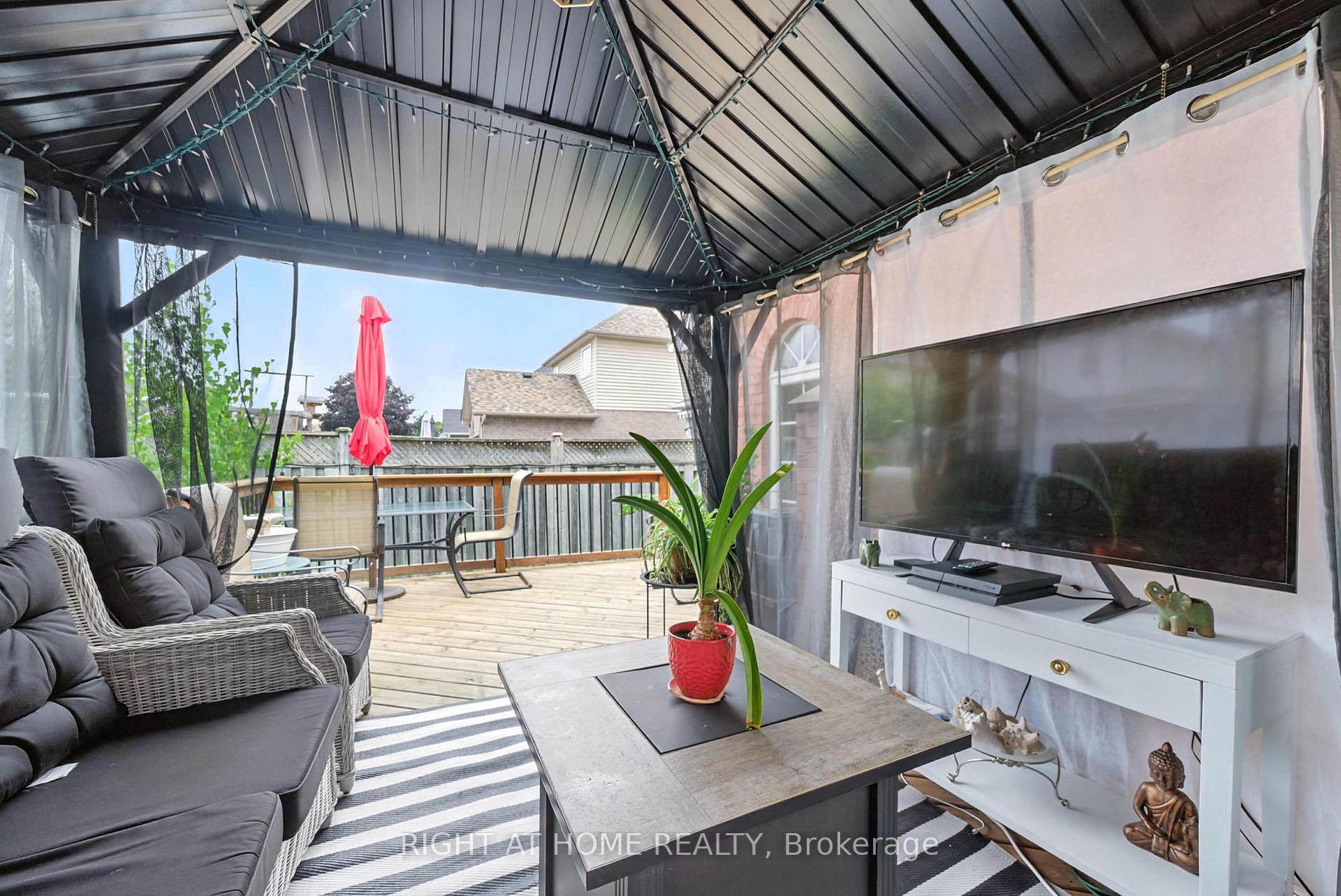 Photo 36 of 524 Hartgrove Lane, Oshawa, Eastdale — HOMEH