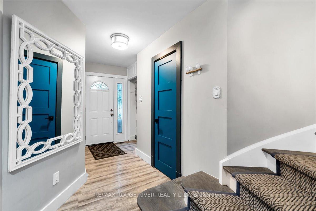 Photo 4 of 716 Stonepath Circle, Pickering, Amberlea — HOMEH
