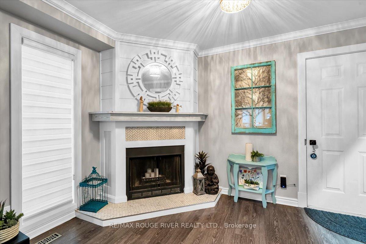 Photo 9 of 716 Stonepath Circle, Pickering, Amberlea — HOMEH