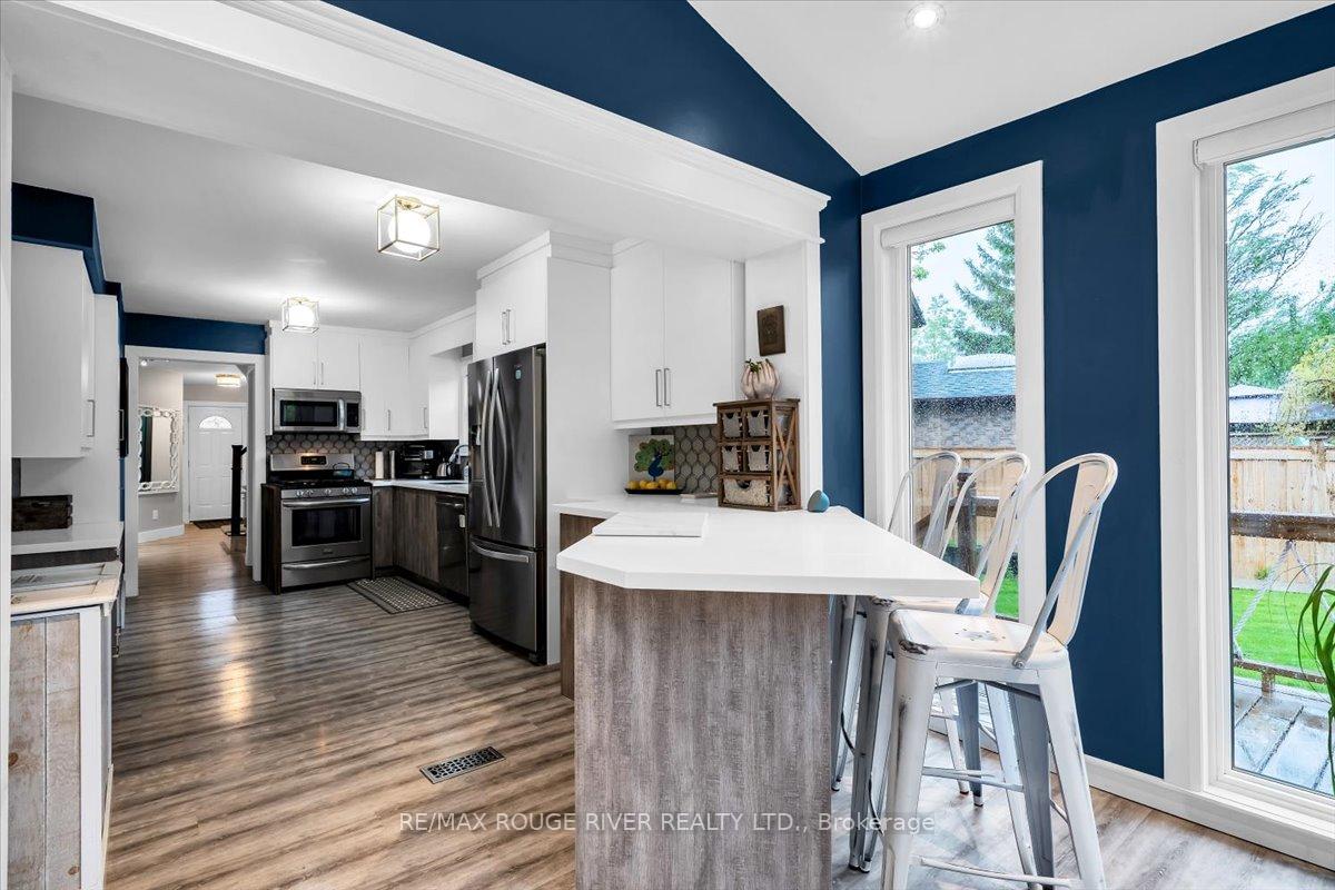 Photo 16 of 716 Stonepath Circle, Pickering, Amberlea — HOMEH