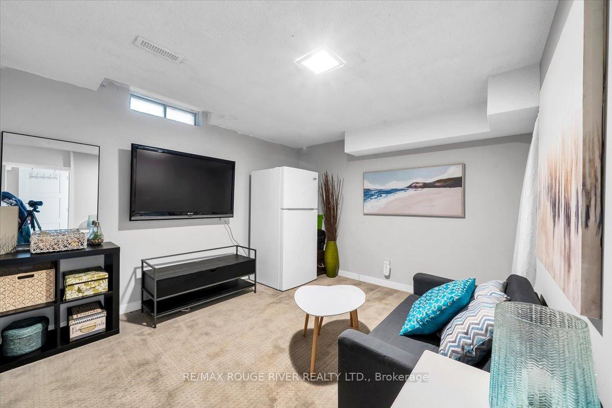 Photo 31 of 716 Stonepath Circle, Pickering, Amberlea — HOMEH