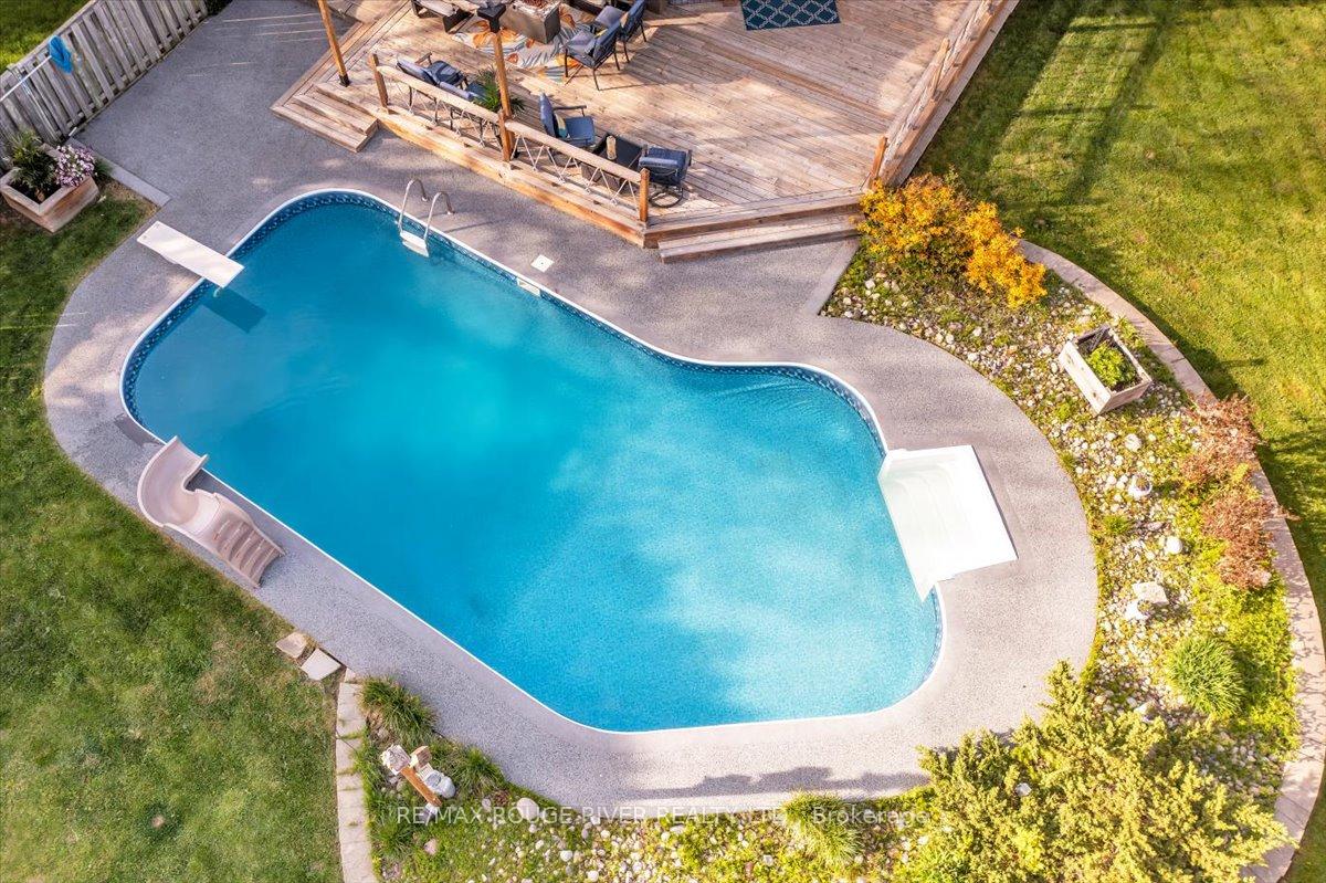 Photo 34 of 716 Stonepath Circle, Pickering, Amberlea — HOMEH