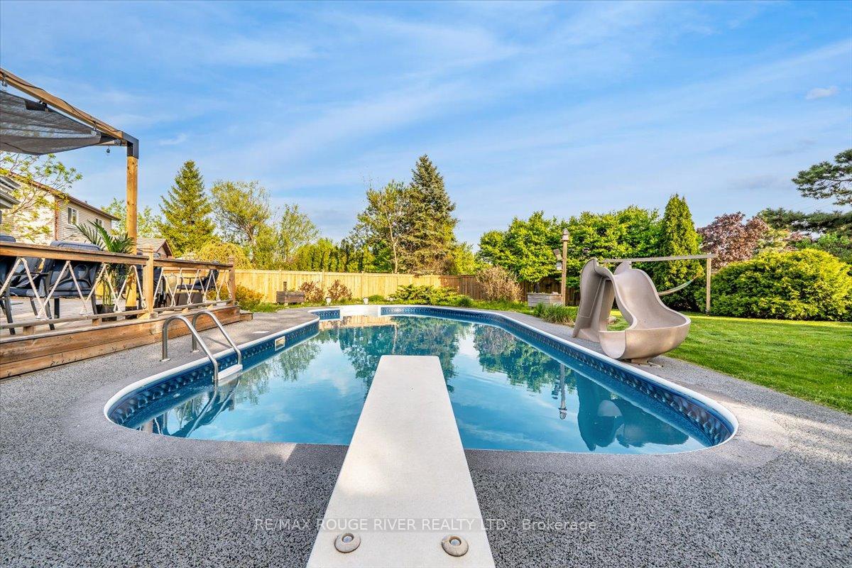 Photo 41 of 716 Stonepath Circle, Pickering, Amberlea — HOMEH