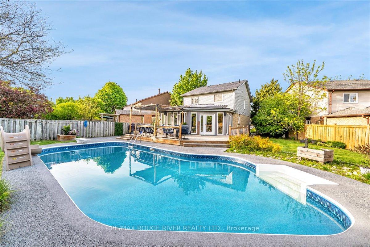 Photo 44 of 716 Stonepath Circle, Pickering, Amberlea — HOMEH