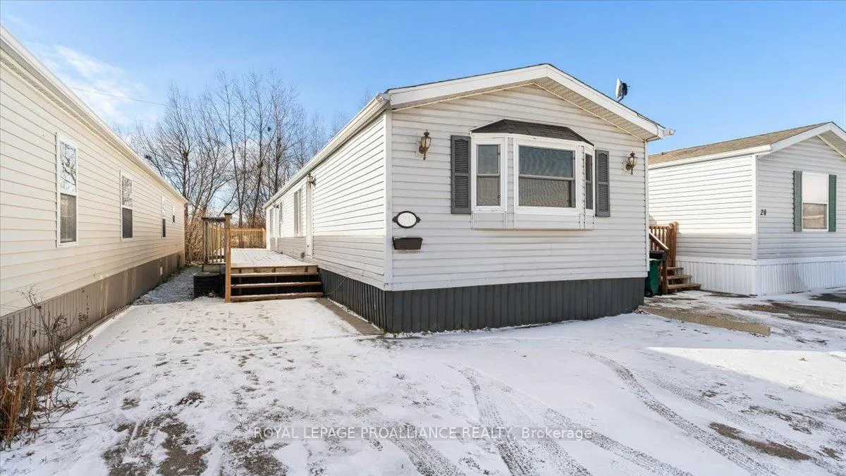 Front of Unit 21, 311 Dundas Street E