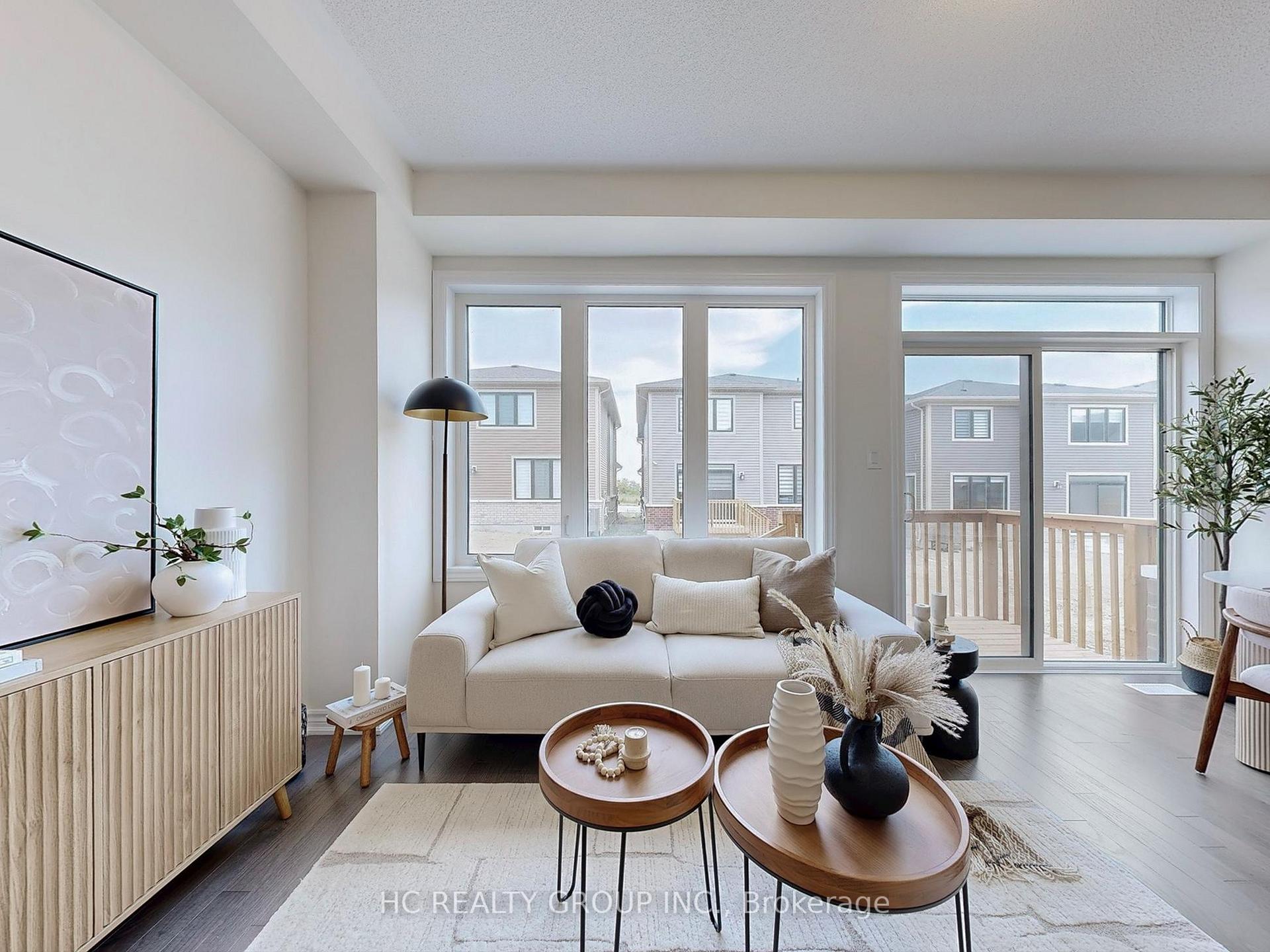 Photo 2 of 675 Ribstone Court, Oshawa, Pinecrest — HOMEH
